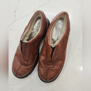 UGG Australia Women's Lined Brown Leather Slip On Loafers Shoe Size 8